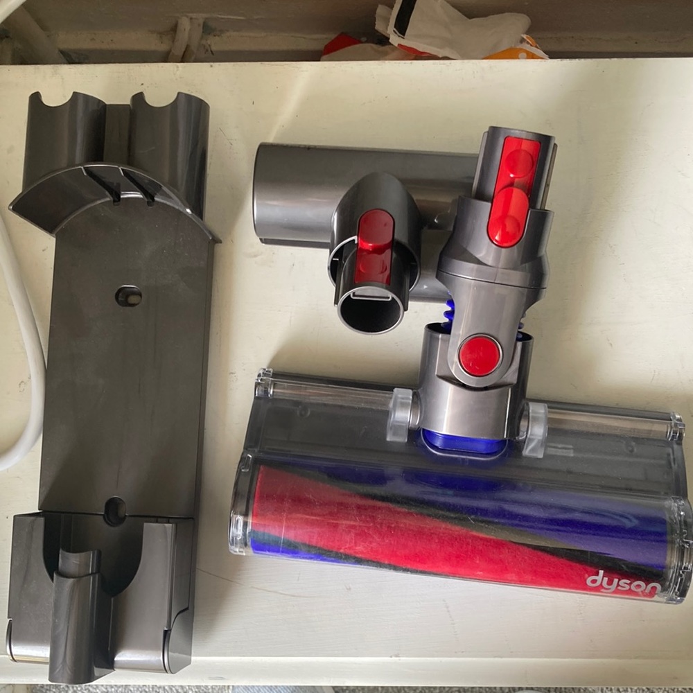 Dyson accessories used once but I have others I like that came with it.